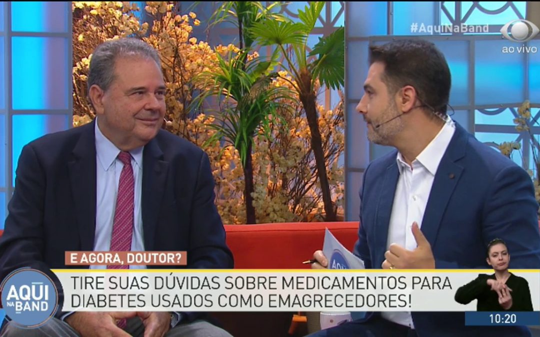 Médico mostra medicamento de diabetes usado para obesidade